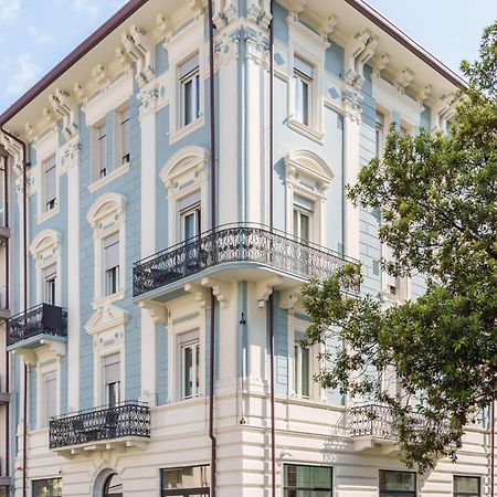 VI Suites Виареджо Екстериор снимка
