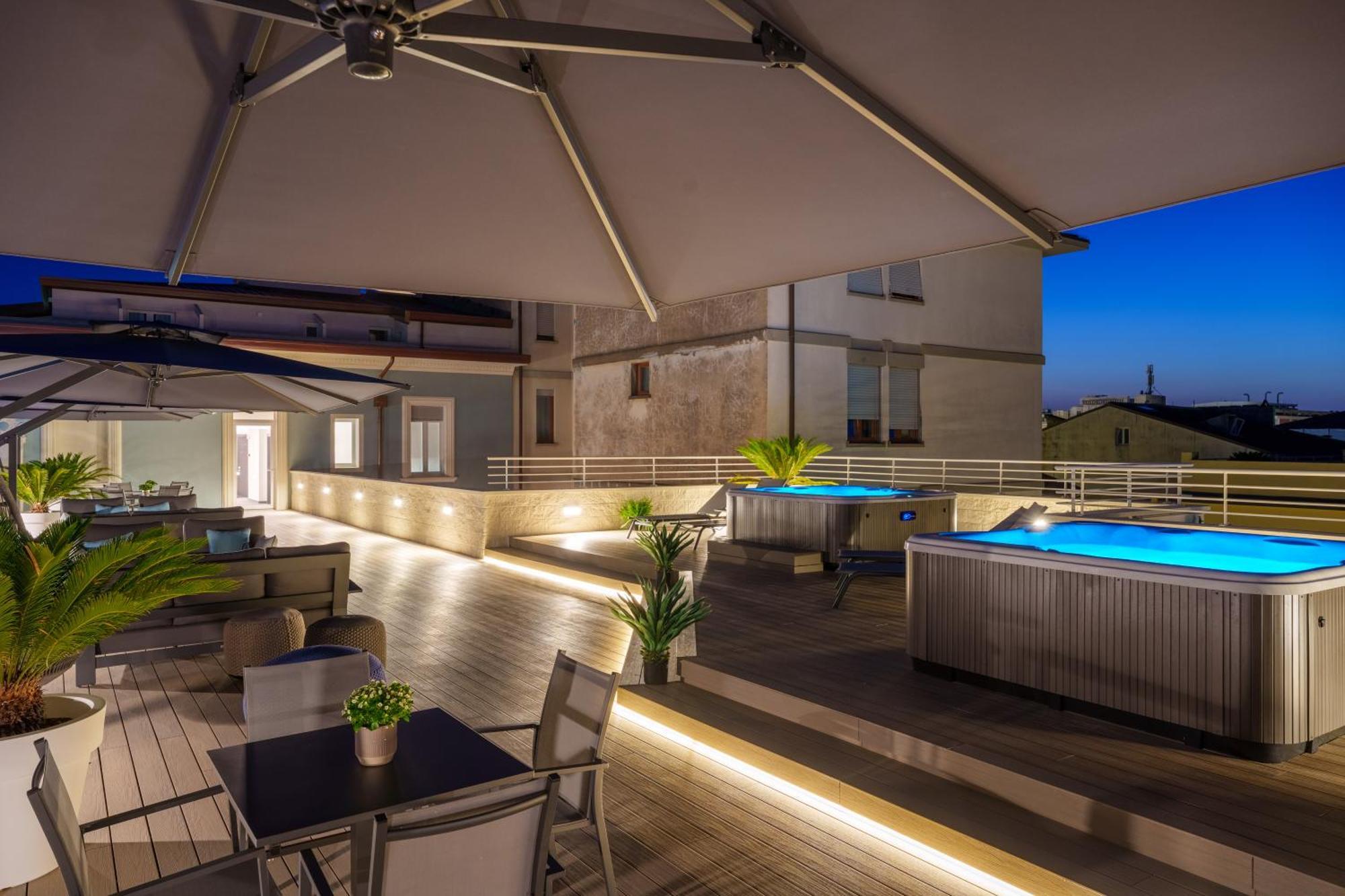 VI Suites Виареджо Екстериор снимка