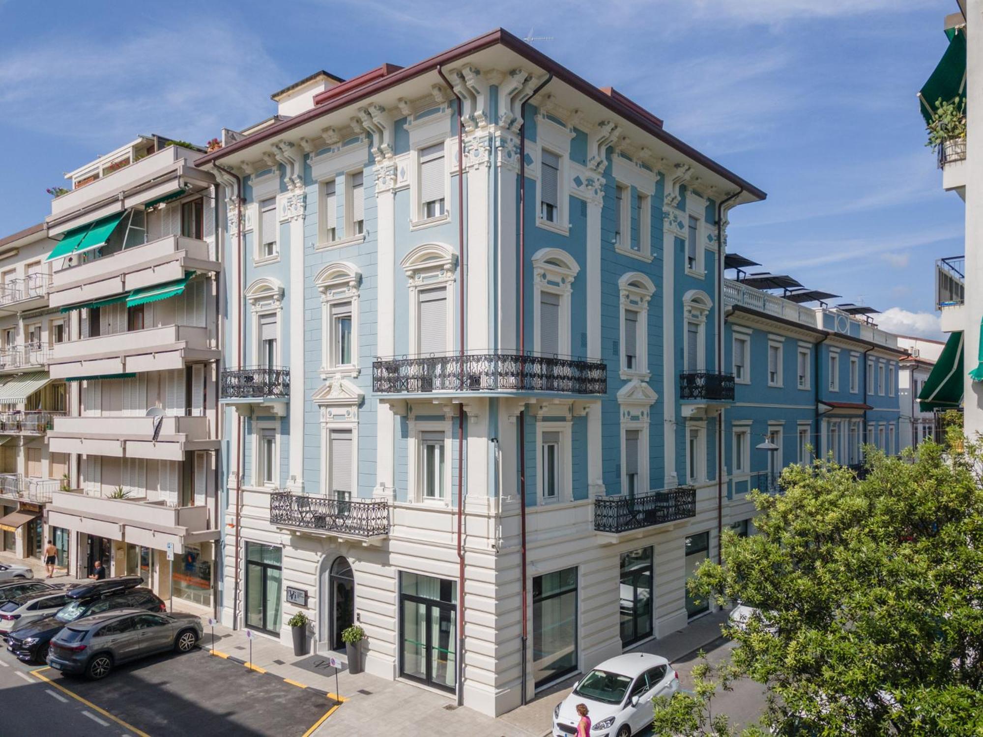 VI Suites Виареджо Екстериор снимка
