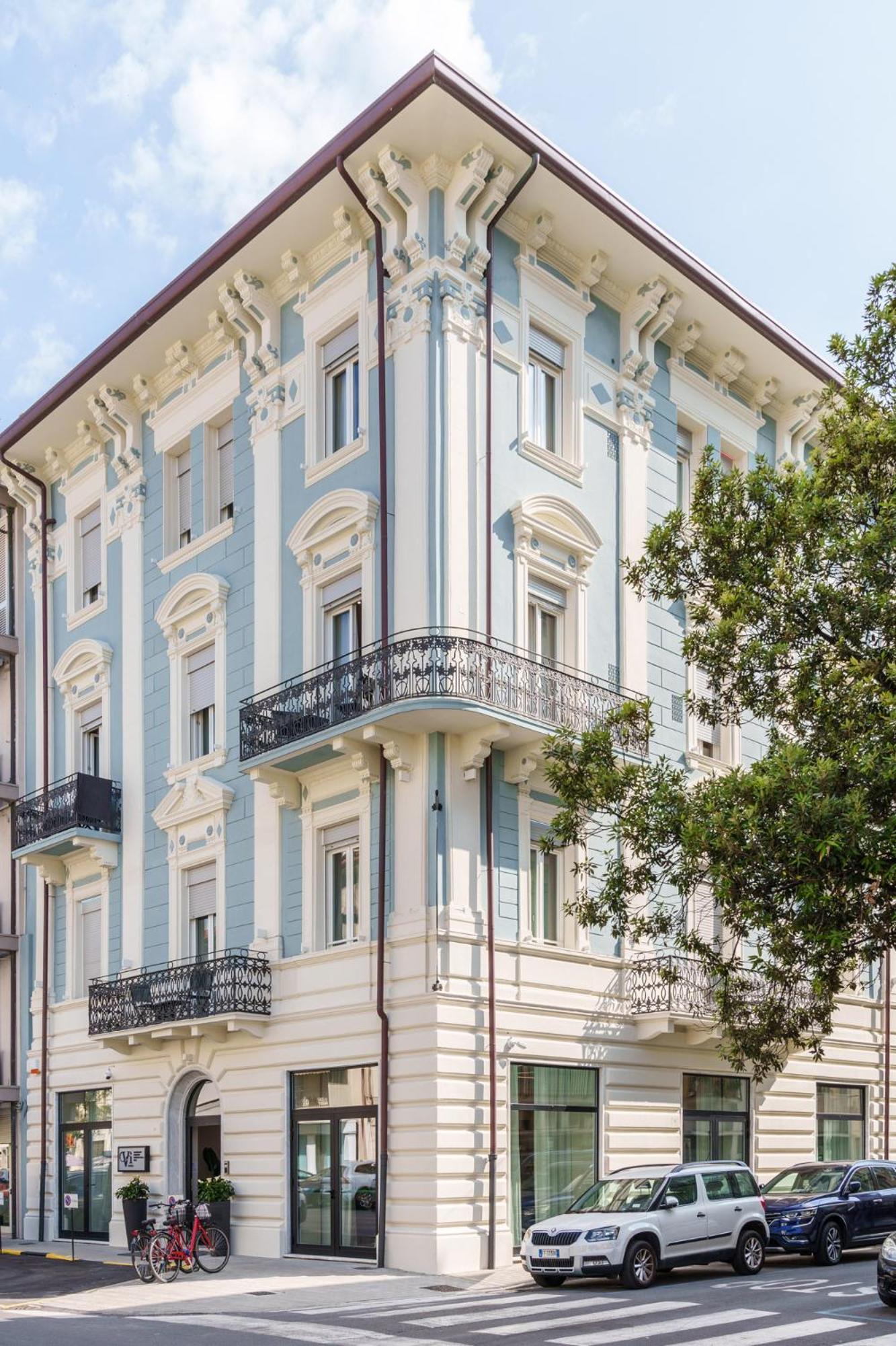 VI Suites Виареджо Екстериор снимка