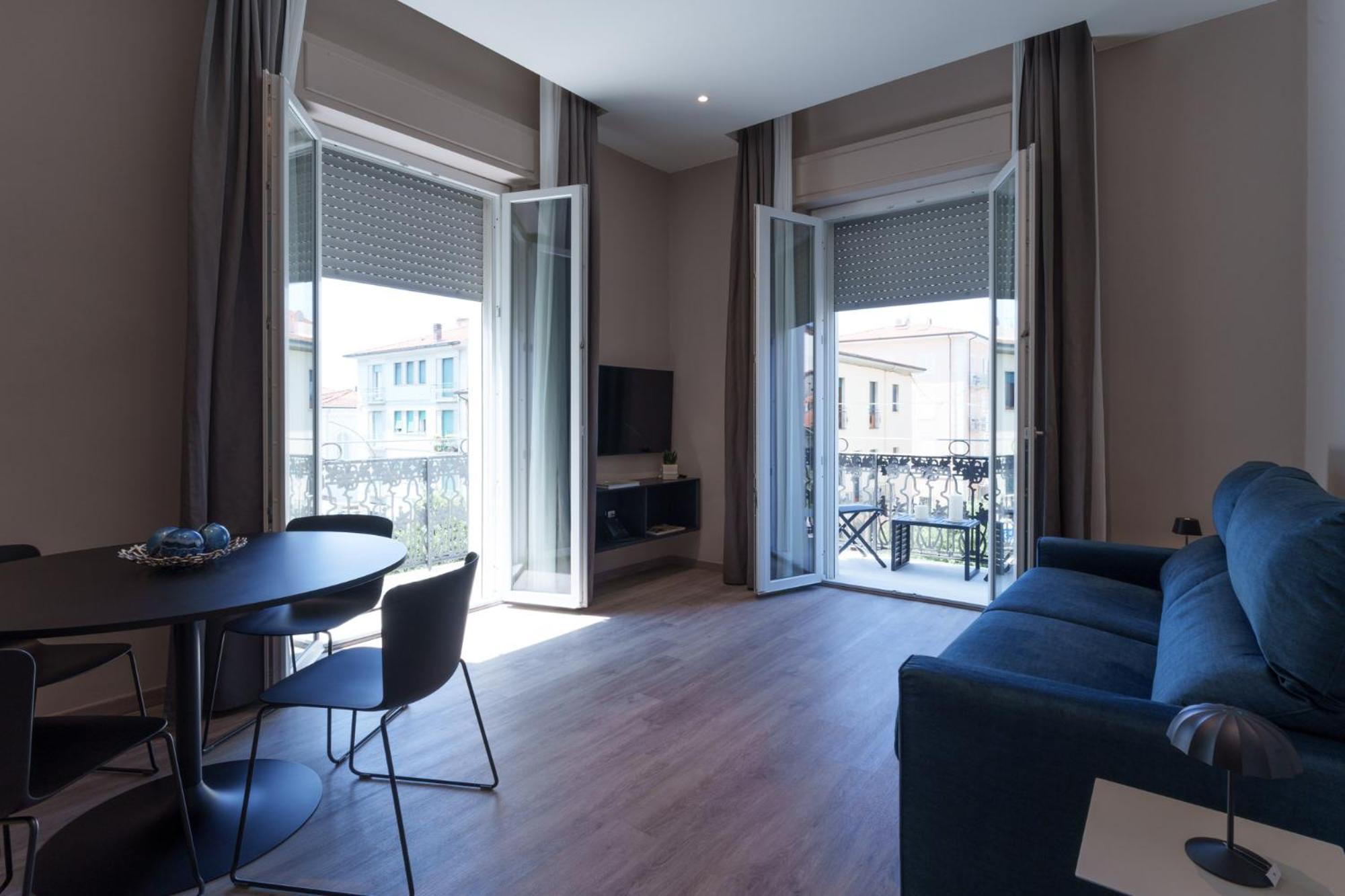 VI Suites Виареджо Екстериор снимка