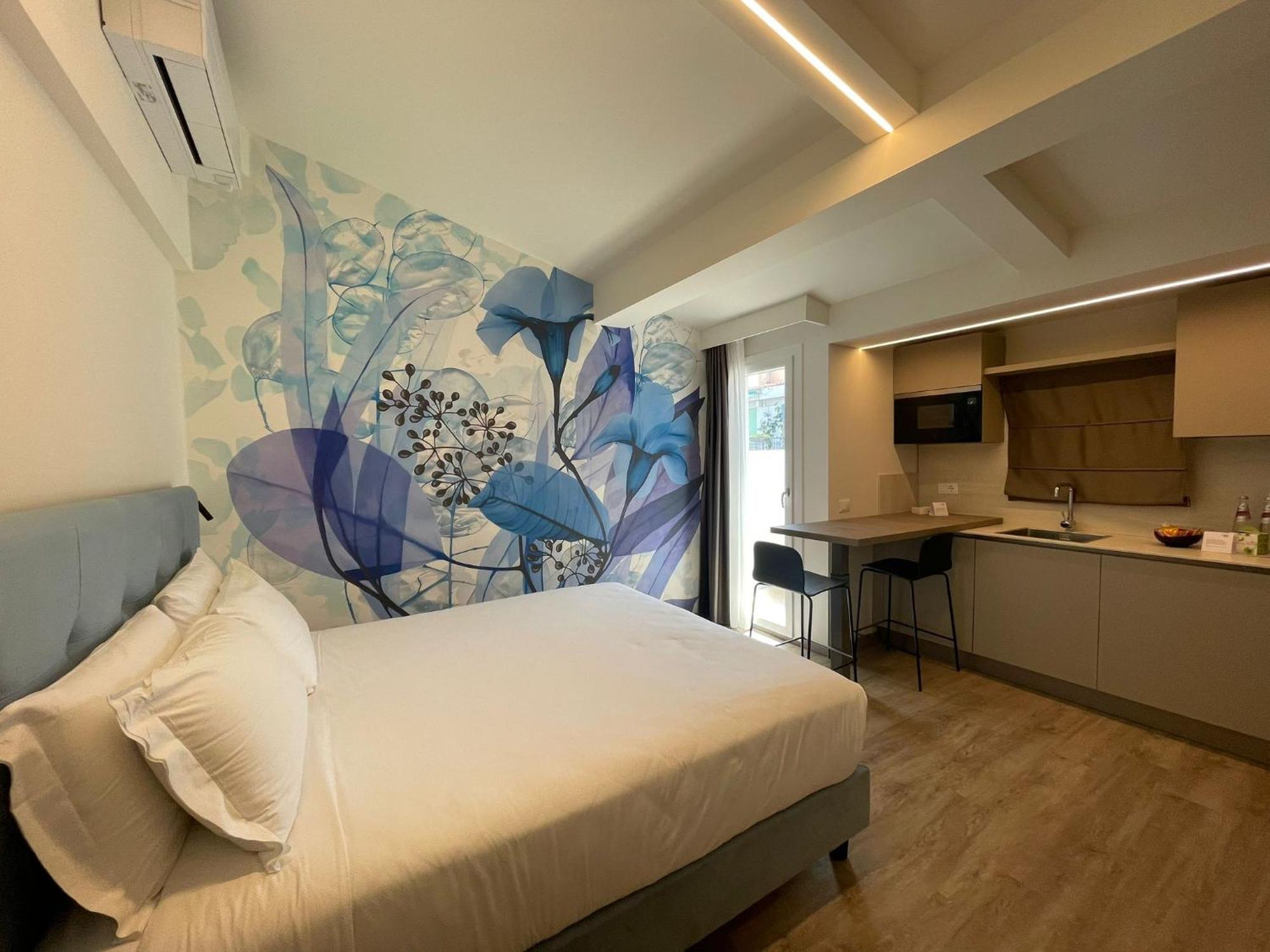 VI Suites Виареджо Екстериор снимка